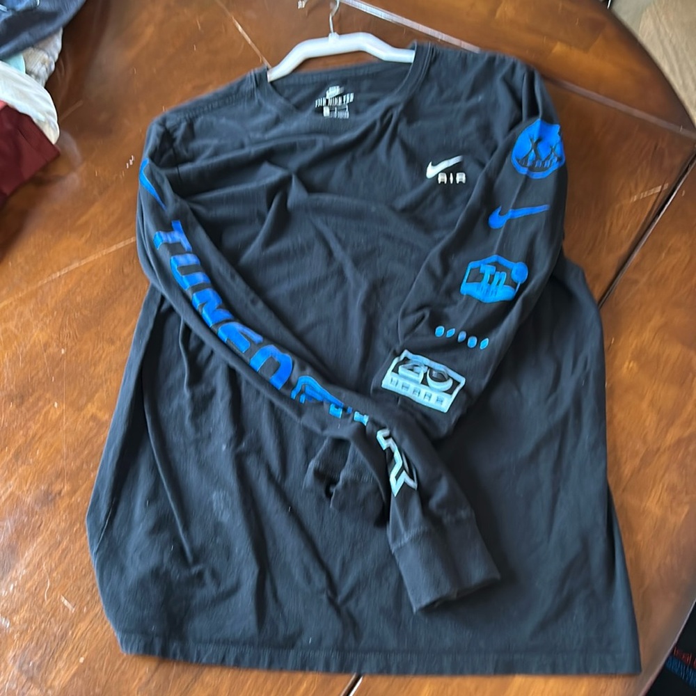 men’s nike l/s tshirtrt size Large black